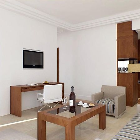 Four Points By Sheraton Триполи Стая снимка